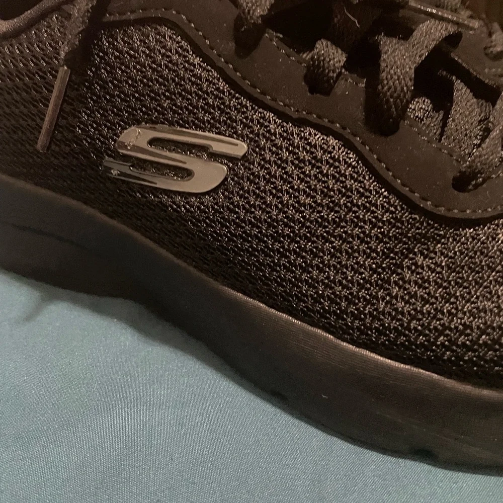 SKECHERS- MEMORY FOAM - Picture 4 of 9